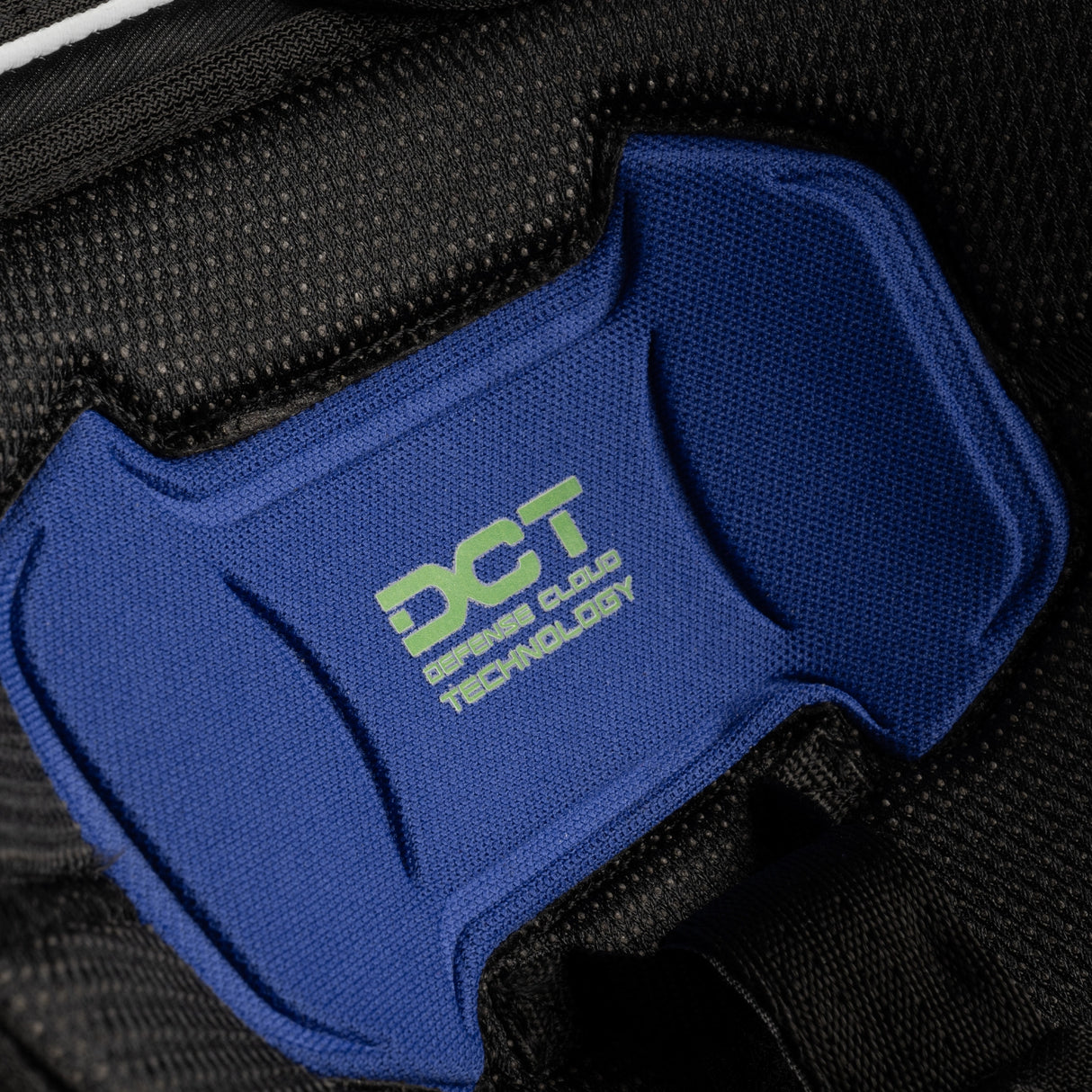 Bauer Vapor FlyLite Shoulder Pad - Intermediate