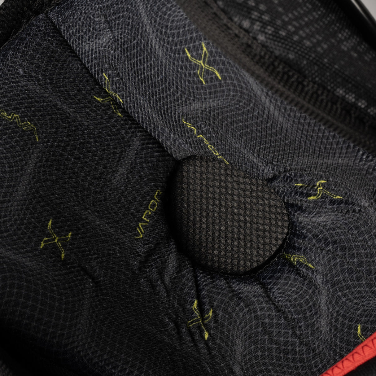 Bauer Vapor Fly40 Shin Guard - Intermediate
